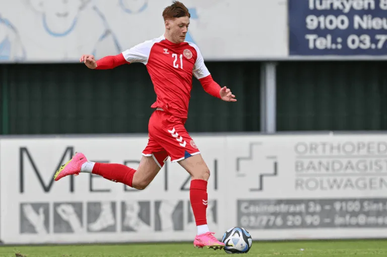 Mercado da bola: Manchester City e Arsenal entram na disputa por talento de 15 anos da Dinamarca