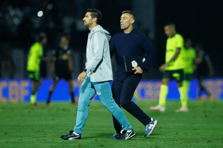 Mídia portuguesa destaca luta de Abel Ferreira e Pedro Caixinha pelo título do Brasileirão Série A