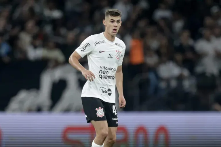 PSG entra na briga por Gabriel Moscardo, meio-campo do Corinthians