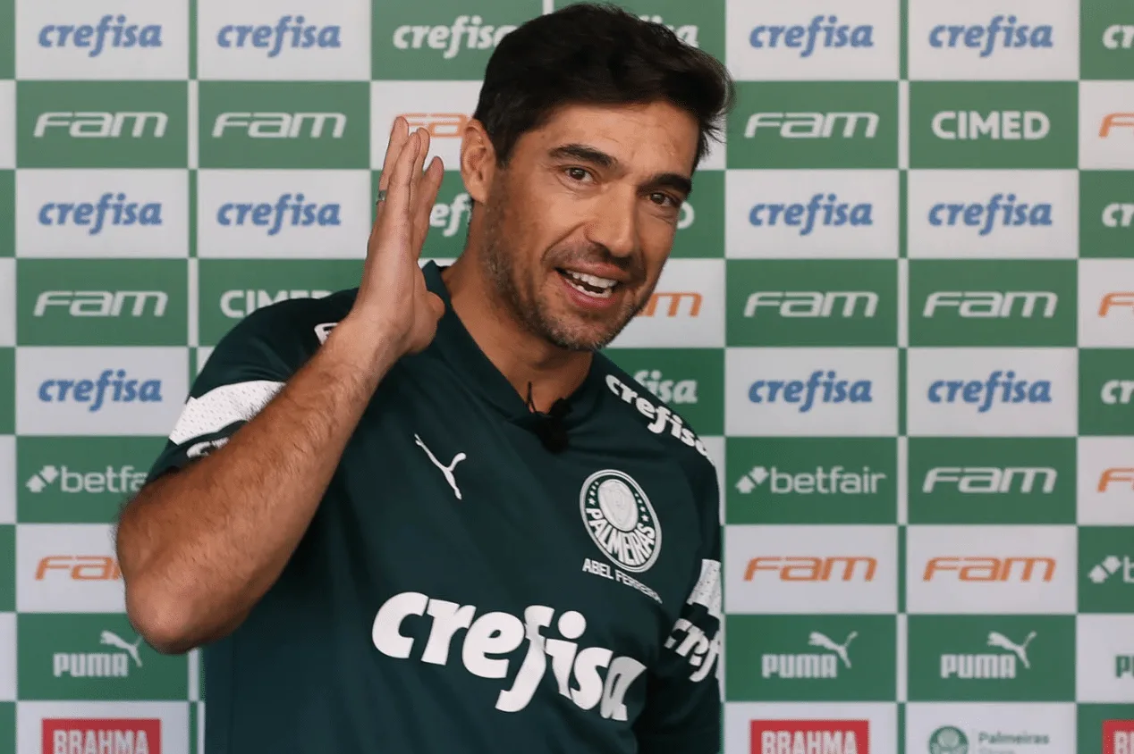 Na mira do Oriente Médio, Abel Ferreira tem salário astronômico no Palmeiras