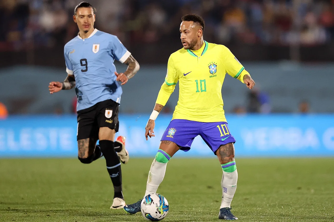 Neto avalia números de Neymar e Velloso reage: “Não tem representatividade no Brasil”