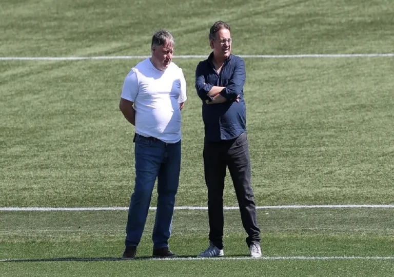 Diretoria do Palmeiras explica mudança de estratégia no mercado da bola