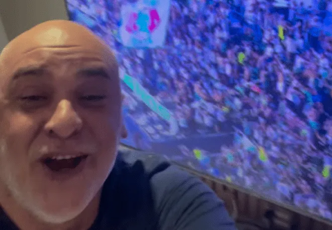 Marcos vai à loucura com a virada do Palmeiras sobre o Botafogo; assista