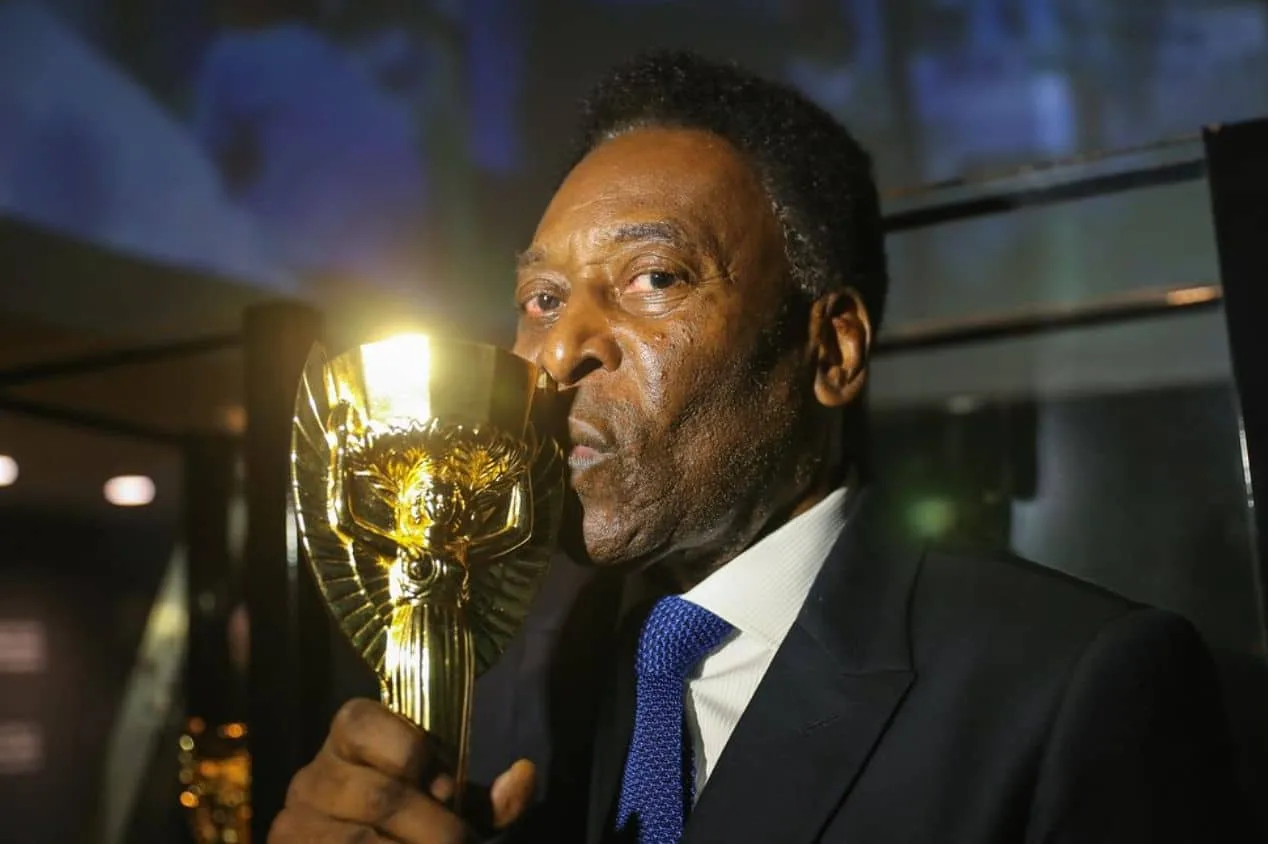 Brasil de 70, Flamengo de Zico e Santos de Pelé entram na lista de melhores times da história; veja ranking