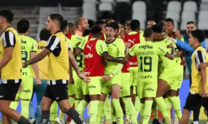 Piquerez manda recado para John Textor após virada do Palmeiras