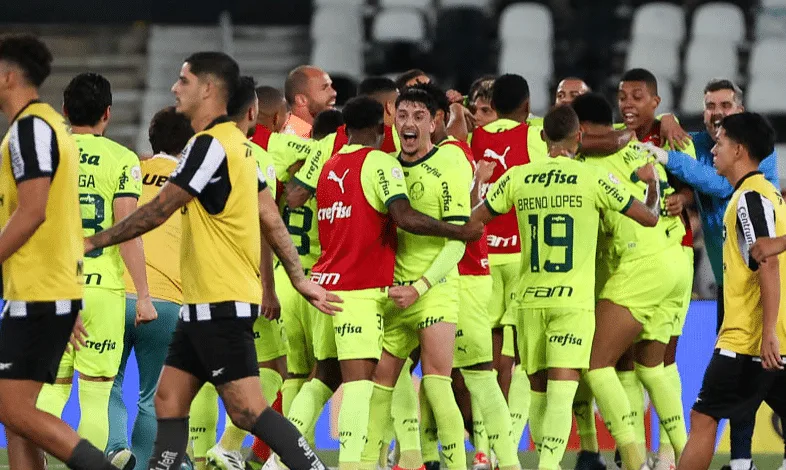 Piquerez manda recado para John Textor após virada do Palmeiras