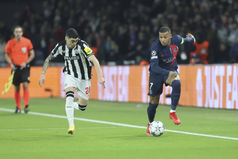 Polêmica em Paris: Mbappé faz críticas ao PSG e Luis Enrique discorda