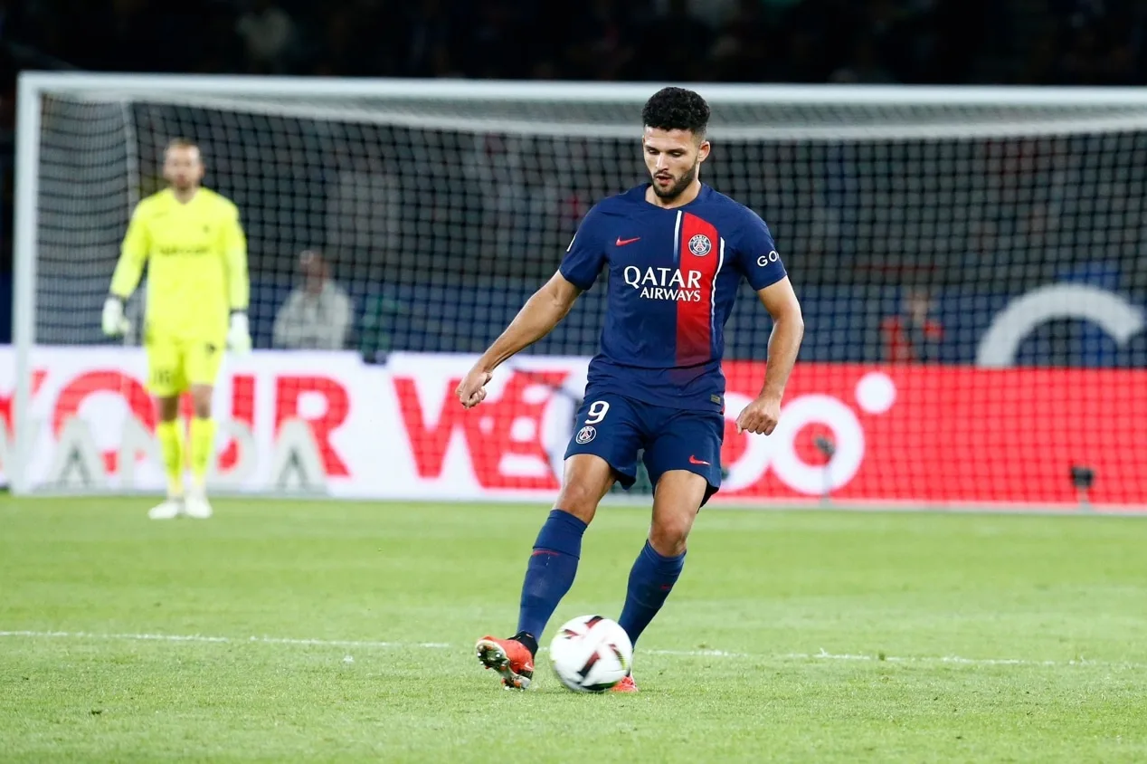 PSG anuncia que exerceu opção de compra de Gonçalo Ramos