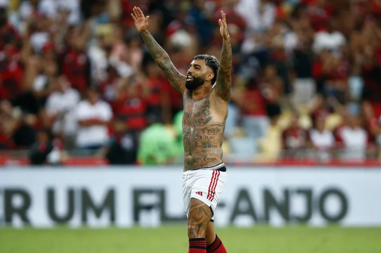 PVC satiriza publicação de Gabigol na internet: “É muito bobo”