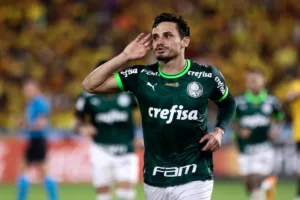 Destaque do Palmeiras, Veiga tem a temporada com mais assistências da carreira