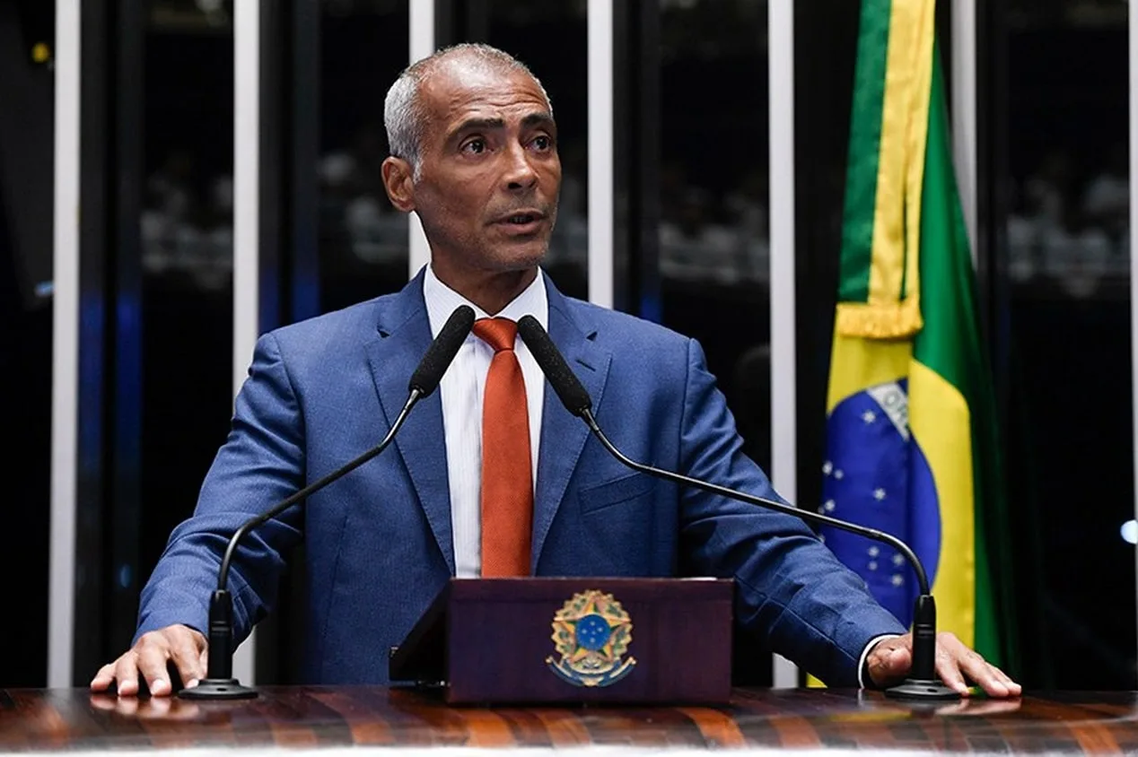 Romário questiona posicionamento de ex-presidentes e aponta possível golpe na CBF