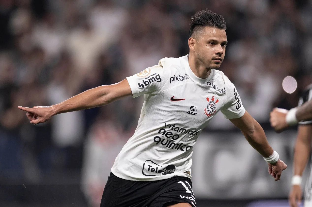 Com dois gols de Romero, Corinthians vira contra o Vasco e respira no Brasileirão
