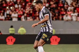 João Lucas celebra vitória do Santos e fala de luta contra “zona do desconforto”