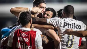 Santos emplaca cinco partidas sem perder no Brasileirão e chega embalado contra o São Paulo