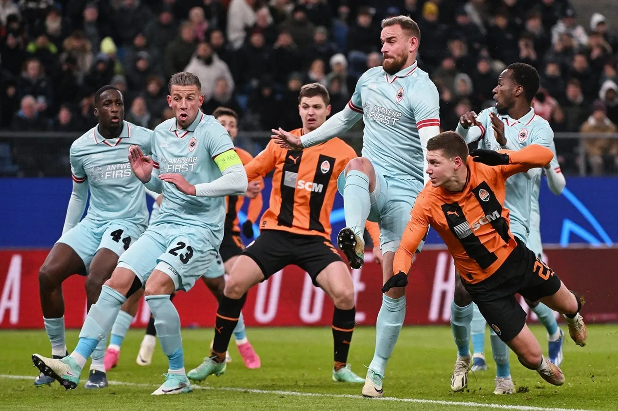 Shakhtar Donetsk derrota Antwerp e mantém chances de classificação na Champions