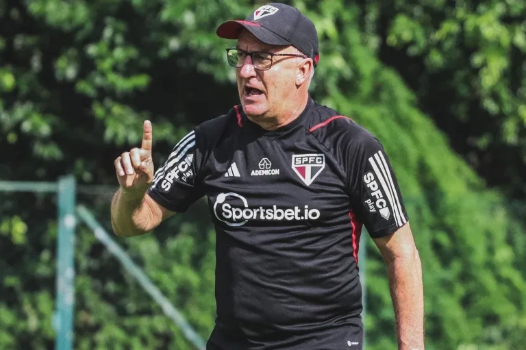 Confira a provável escalação do São Paulo contra o Fluminense pelo Brasileirão Série A