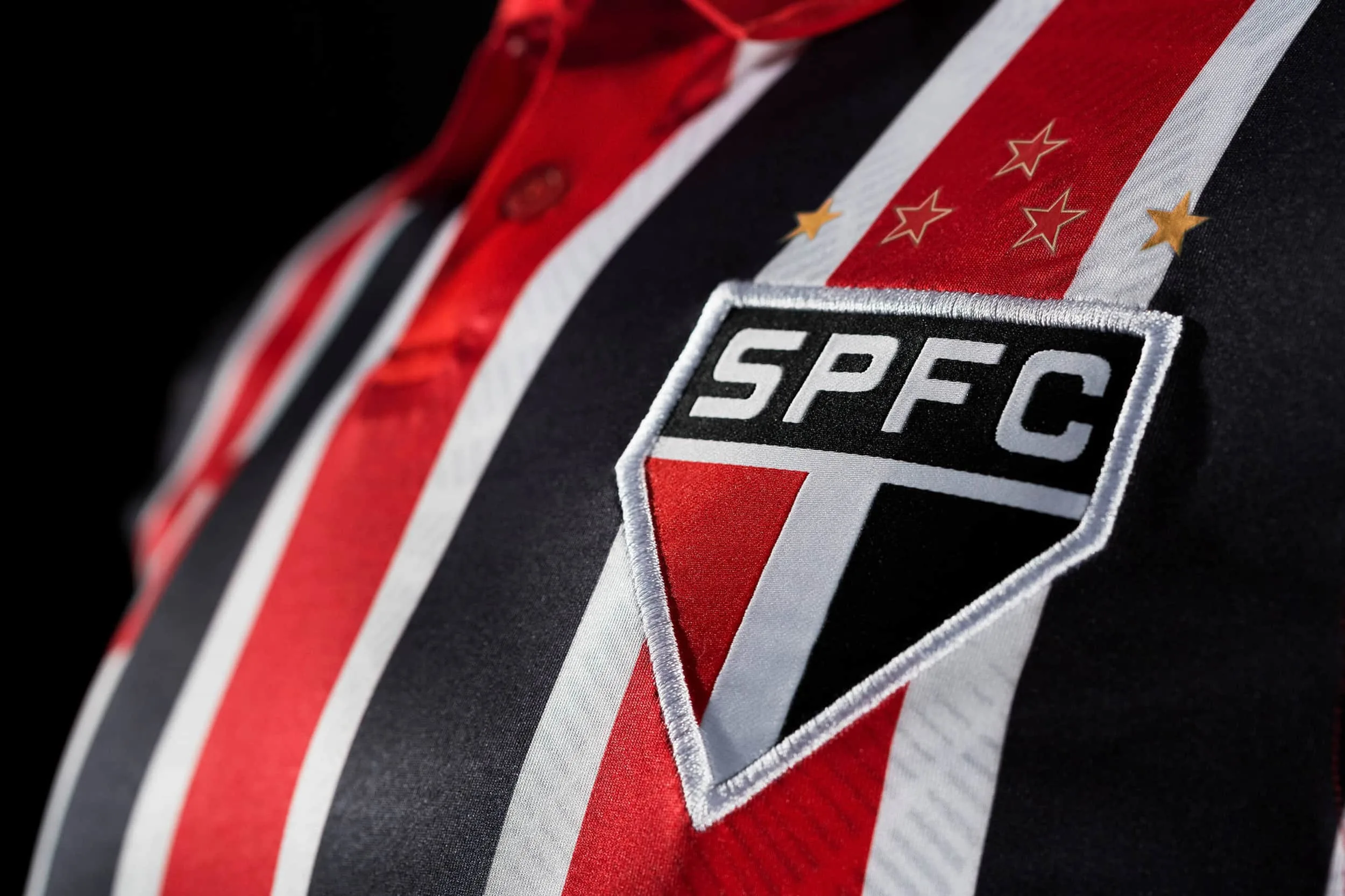 São Paulo avança em contratação de jogador do Grêmio e acerta com volante