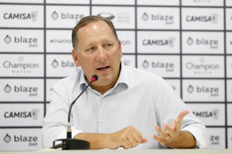 Botafogo emite nota oficial sobre ofício mandado ao STJD cobrando providências sobre arbitragem