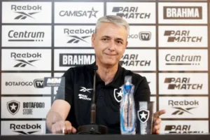 Tiago Nunes vê empate com Santos como ‘cruel’, mas ainda acredita em título do Botafogo