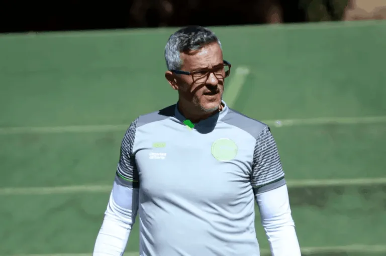 Time do Brasileirão Série A anuncia demissão de técnico Armando Evangelista