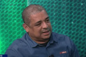 Vampeta muda palpite e banca campeão do Brasileirão 2023: “Favoritíssimo”