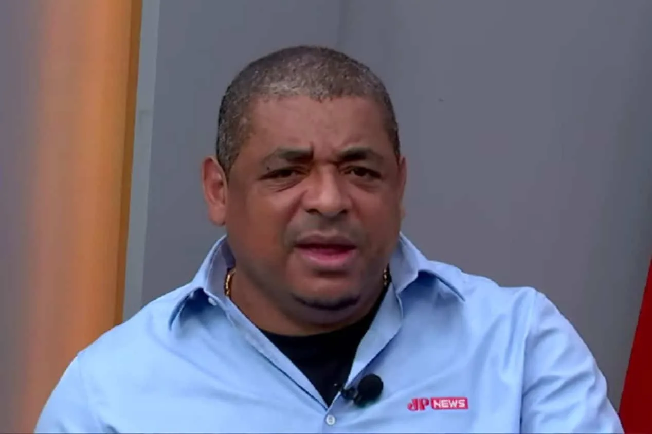 Vampeta vê rival “salvo” pelo Corinthians e crava disputa contra o rebaixamento no Brasileirão