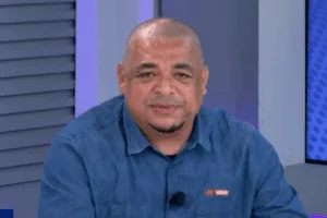 Vampeta não descarta time campeão do Brasileirão: “Só depende dele” 