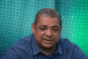 Vampeta vê time mais distante do título no Brasileirão: “Perdeu a chance”