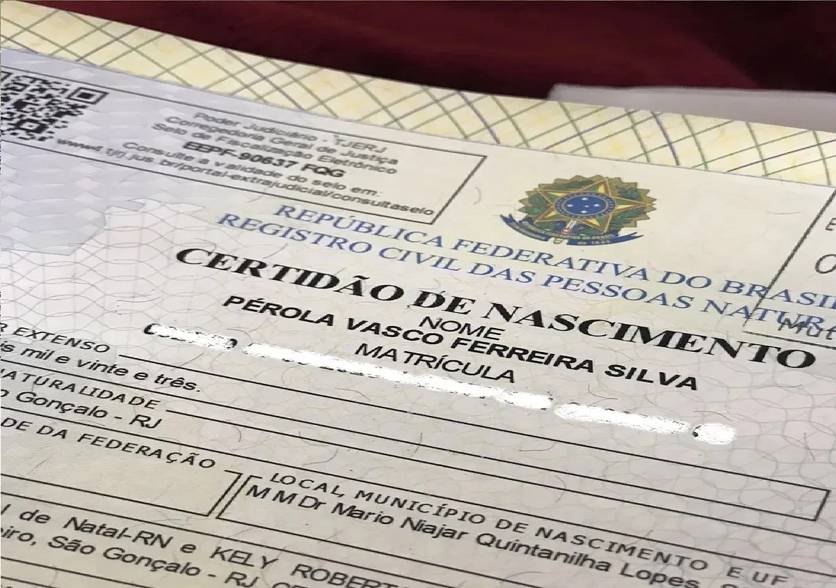 Pai faz homenagem ao Vasco em nome de registro da filha e viraliza