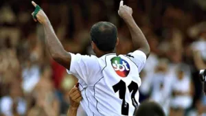 Vasco: saiba o destino da histórica camisa de Romário com a marca do SBT