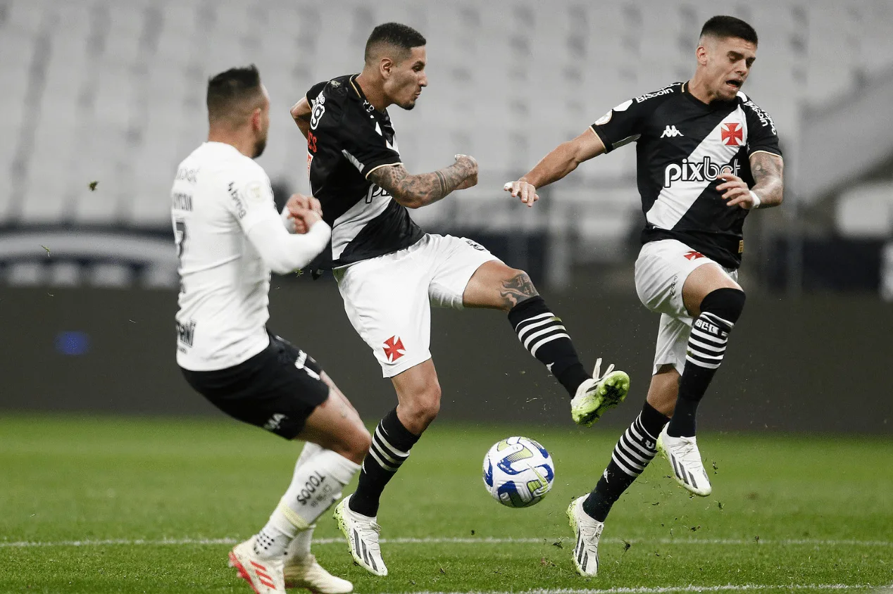 Vasco tem seis desfalques contra o Corinthians hoje; veja as ausências