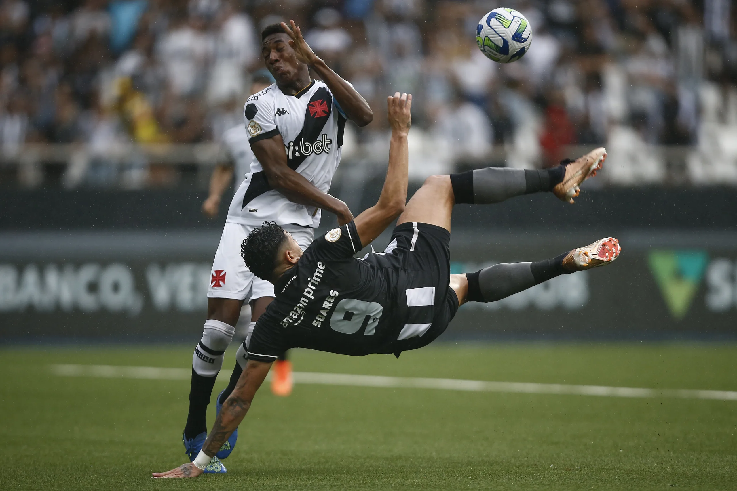 Vasco x Botafogo tem embate entre fuga do rebaixamento e briga pelo título