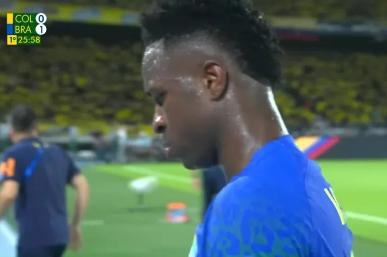 Colômbia x Brasil: Vinícius Júnior sente dores e é substituído