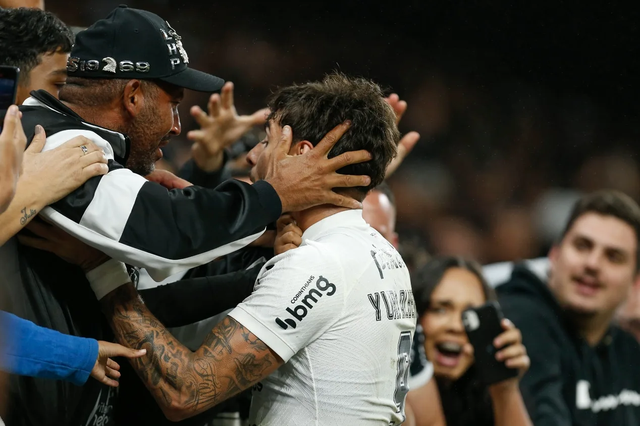 Yuri Alberto admite erros e ‘gol feio’ após frango de goleiro em vitória do Corinthians