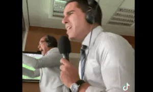 Zinho vai à loucura com gol histórico de John Kennedy pelo Fluminense; assista