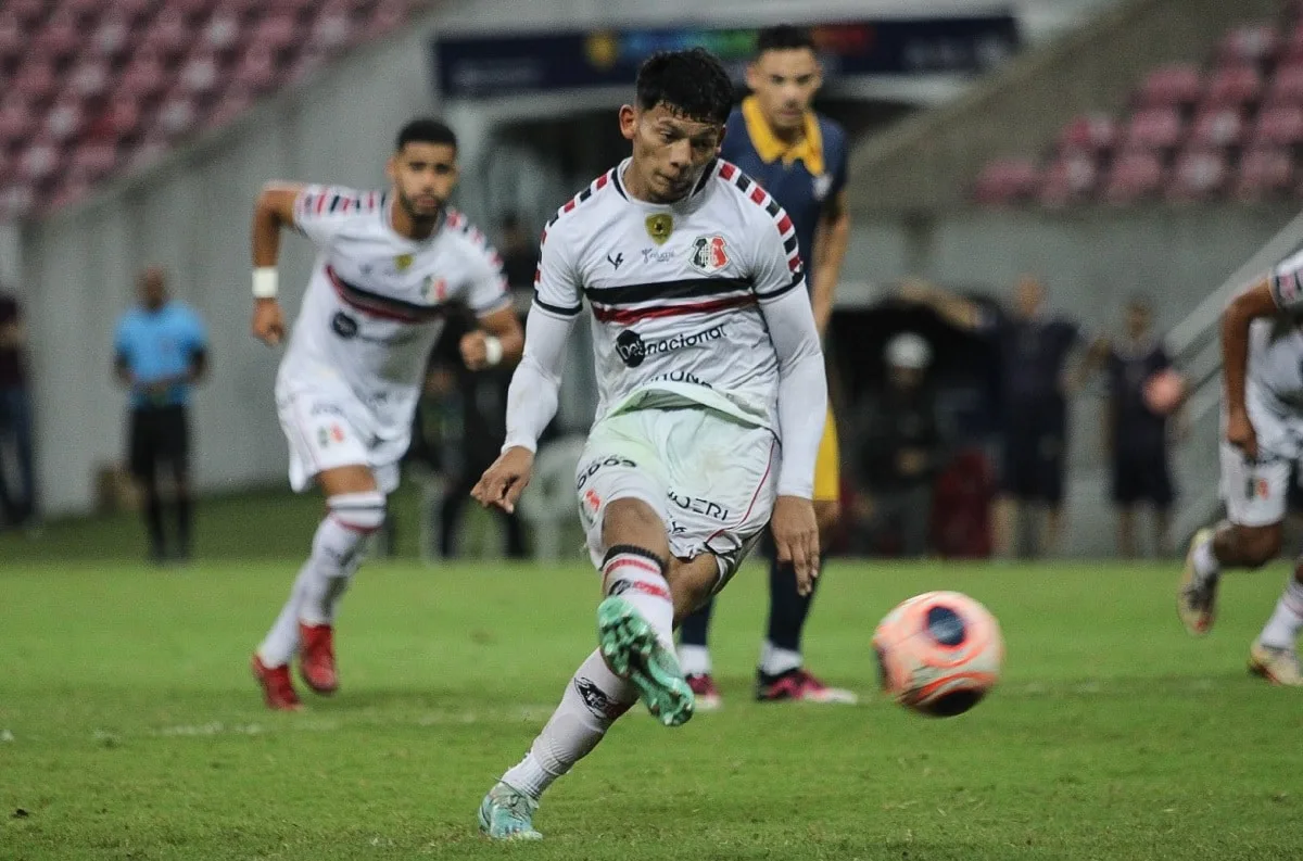 Santa Cruz negocia com Fatal Model para ser o novo patrocinador