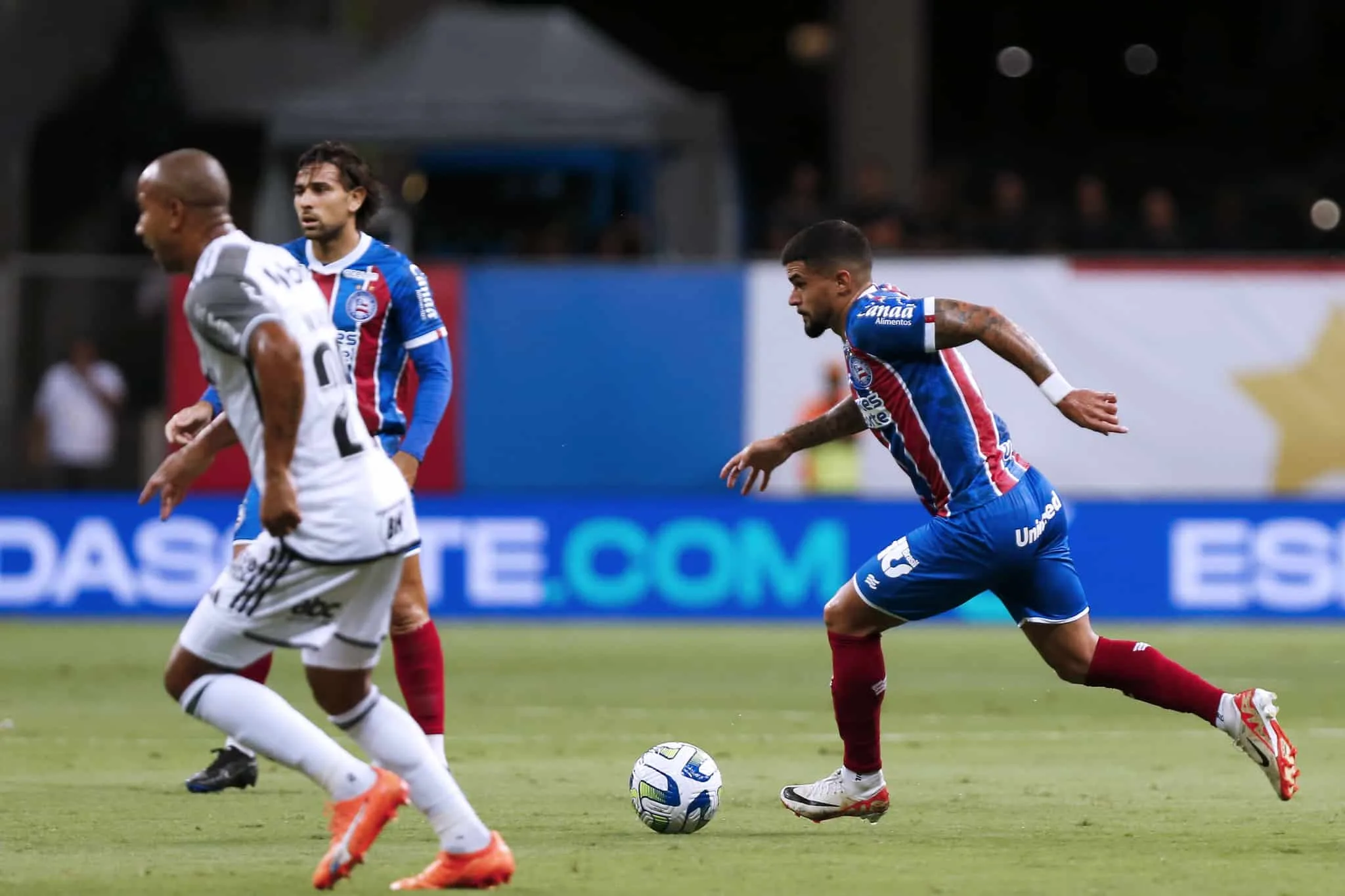 Bahia não perdoa e amplia sua vantagem sobre o Atlético-MG; veja