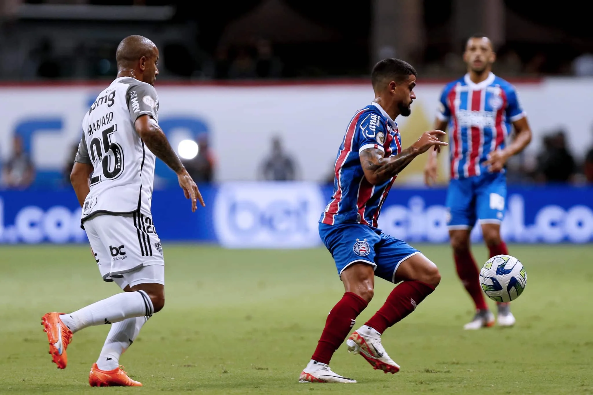 Bahia surpreende o Atlético-MG com um gol no primeiro tempo; veja