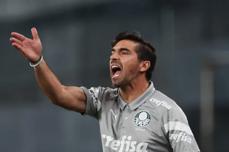 Jornal “esquece” Abel Ferreira e inclui outro nome do Brasileirão em lista de técnicos do ano