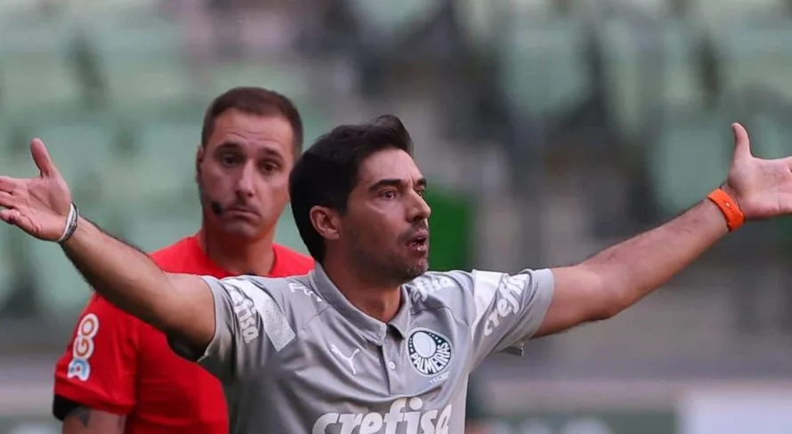 Abel Ferreira é elogiado por jogador do Manchester City, que revela acompanhar jogos do Palmeiras