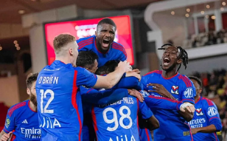 Lyon, time de John Textor, vence o Monaco e deixa a lanterna do Campeonato Francês