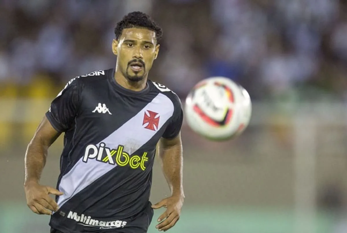 Com situação indefinida, jogador do Vasco entra na mira de time do Brasileirão Série A
