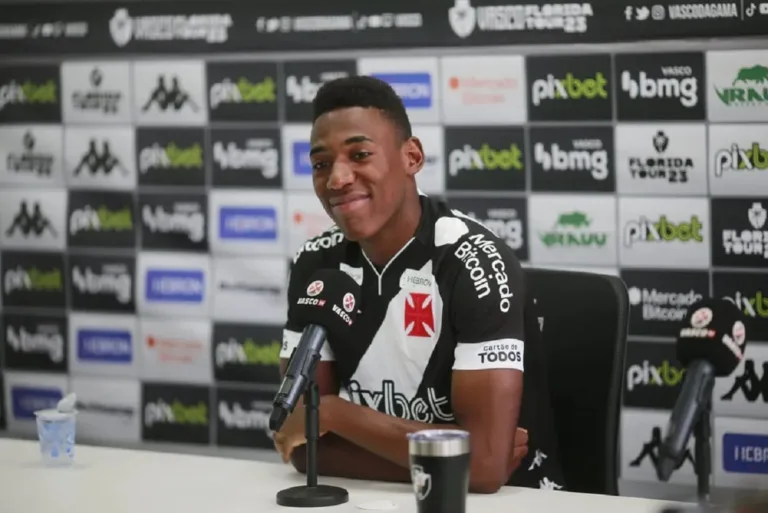 Vasco conclui a compra de Léo Pelé junto ao São Paulo