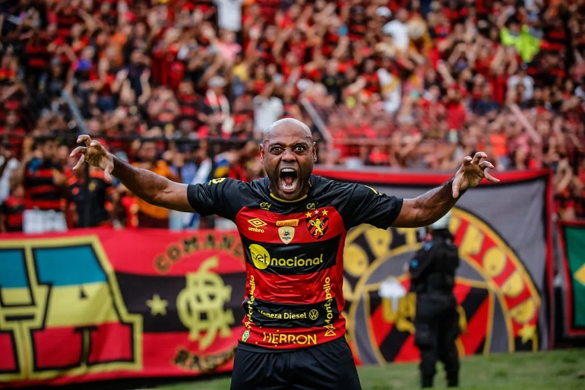 Livre no mercado da bola após deixar o Sport, Vagner Love revela ofertas no Brasil