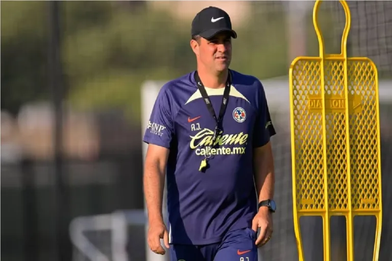 André Jardine é campeão mexicano em primeira temporada pelo América