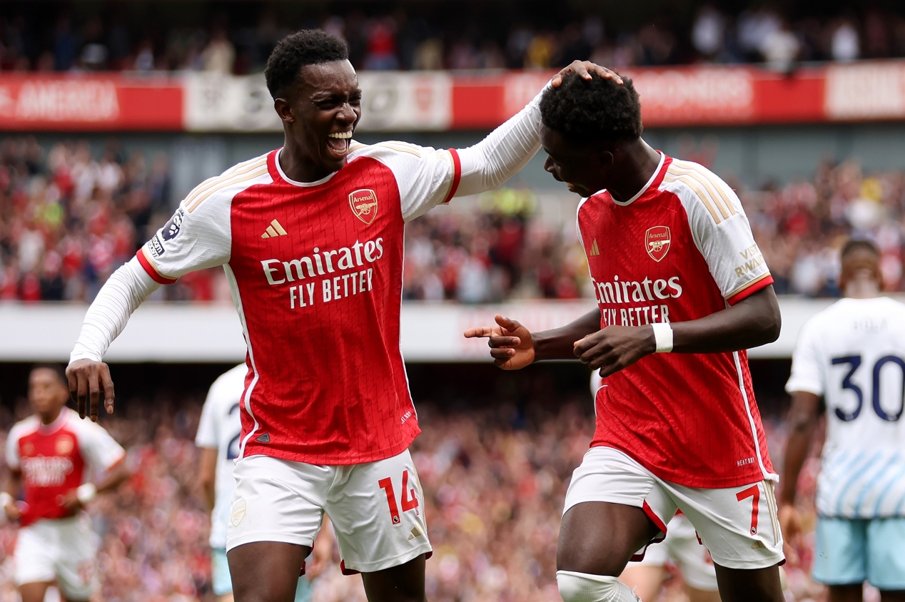 Crystal Palace monitora situação de Eddie Nketiah, centroavante do Arsenal