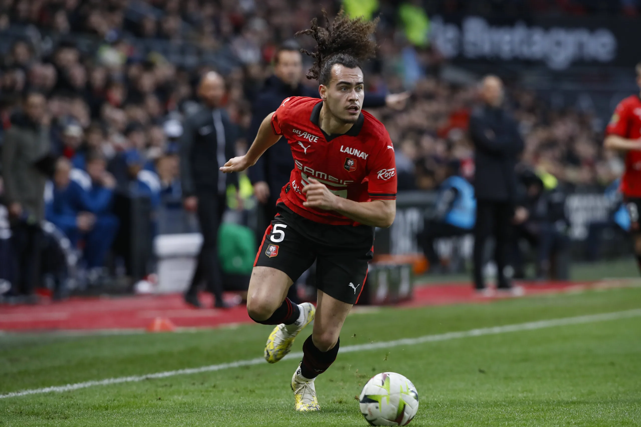 Escândalo de 19 milhões de euros: KV Oostende processa Bologna por venda de Arthur Theate