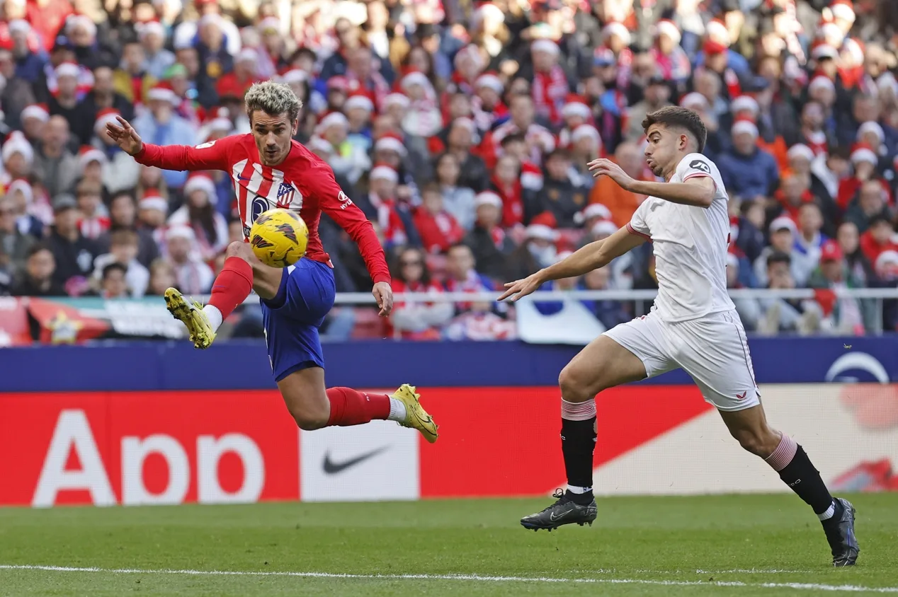 Com gol de Llorente, Atlético de Madrid derrota Sevilla na La Liga