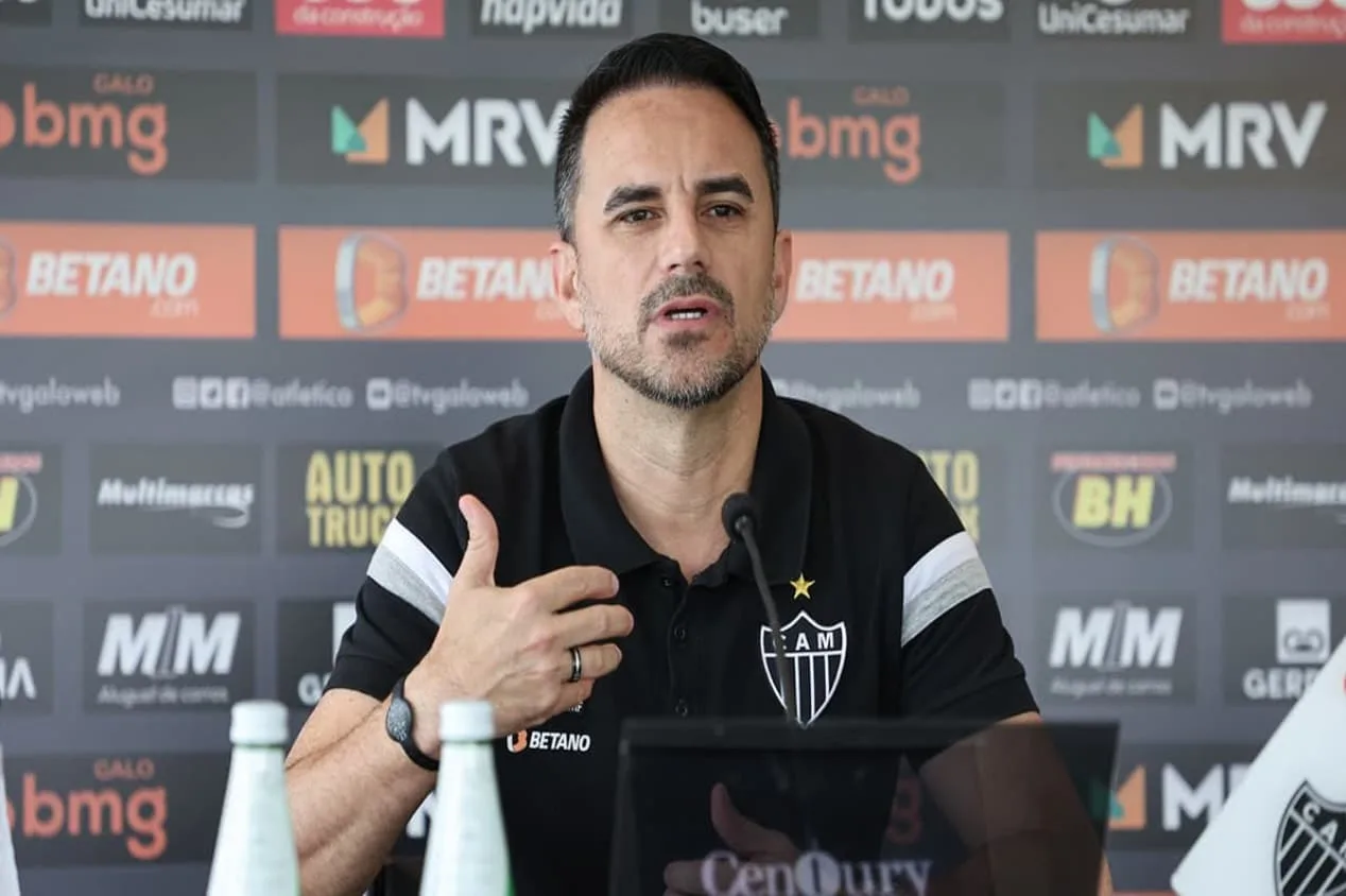 Após anunciar Scarpa, diretor do Atlético-MG promete “fortalecer ainda mais” o elenco