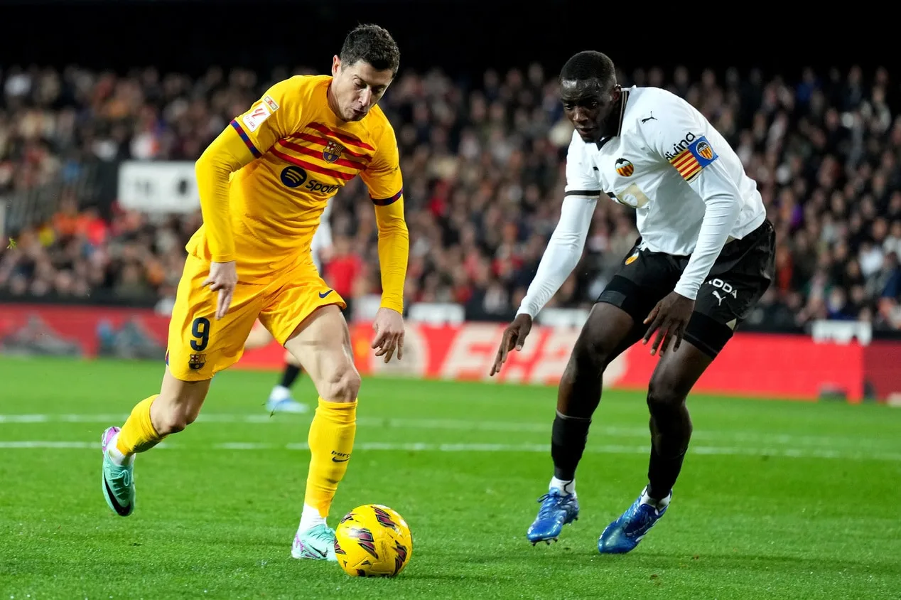 Barcelona leva empate contra o Valencia, mas se isola no 3° lugar da LaLiga 